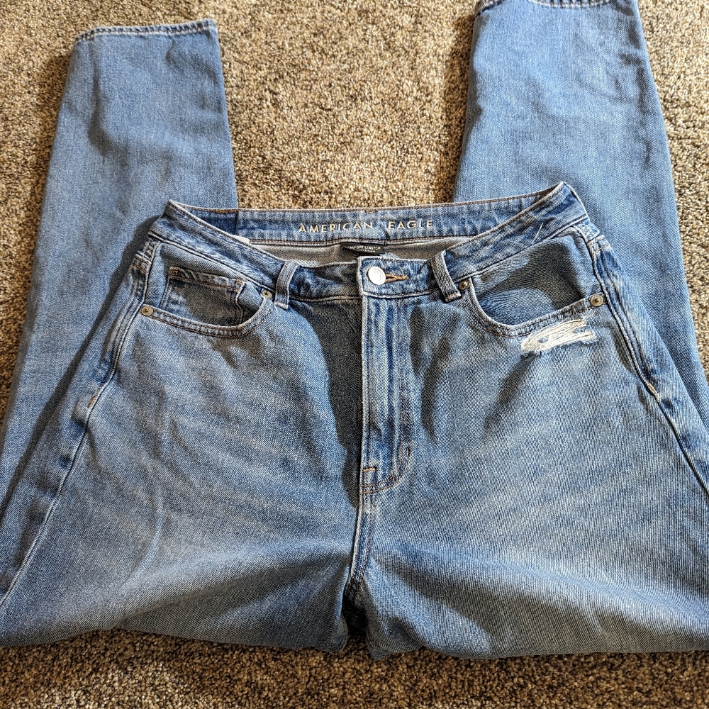American Eagle Mom Jean Junior Size 8